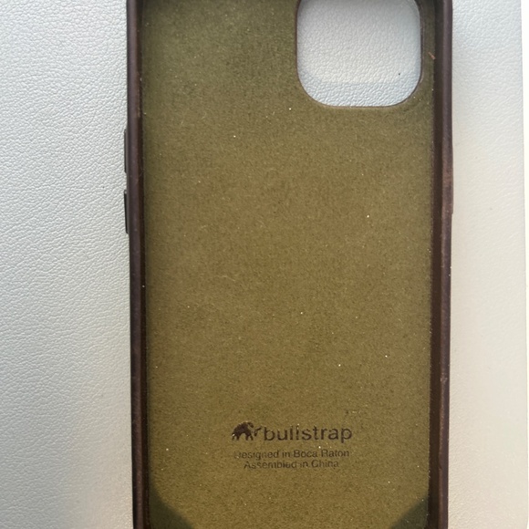 Bullstrap iPhone 14 leather case - Picture 2 of 3